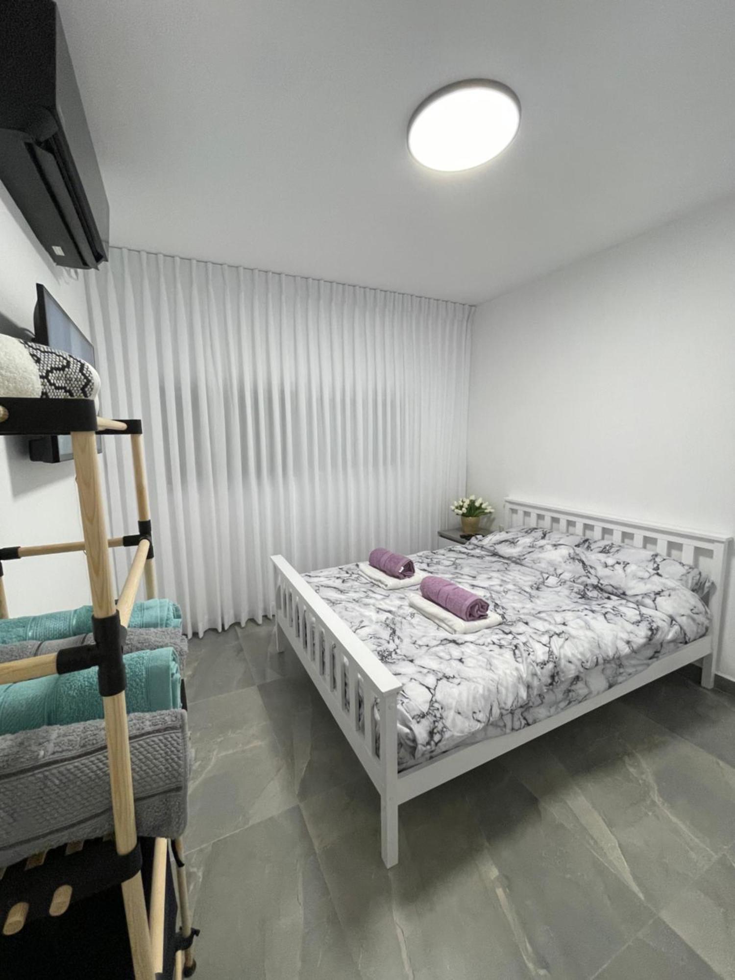 דירת אירוח מפנקת בעיר - 5 דקות נסיעה מהים Apartment Ashkelon