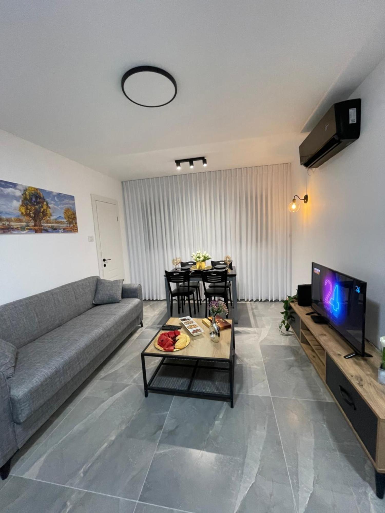 Apartment דירת אירוח מפנקת בעיר - 5 דקות נסיעה מהים