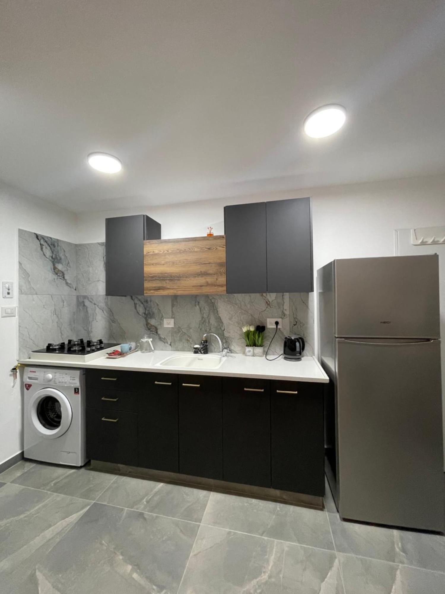 Apartment דירת אירוח מפנקת בעיר - 5 דקות נסיעה מהים