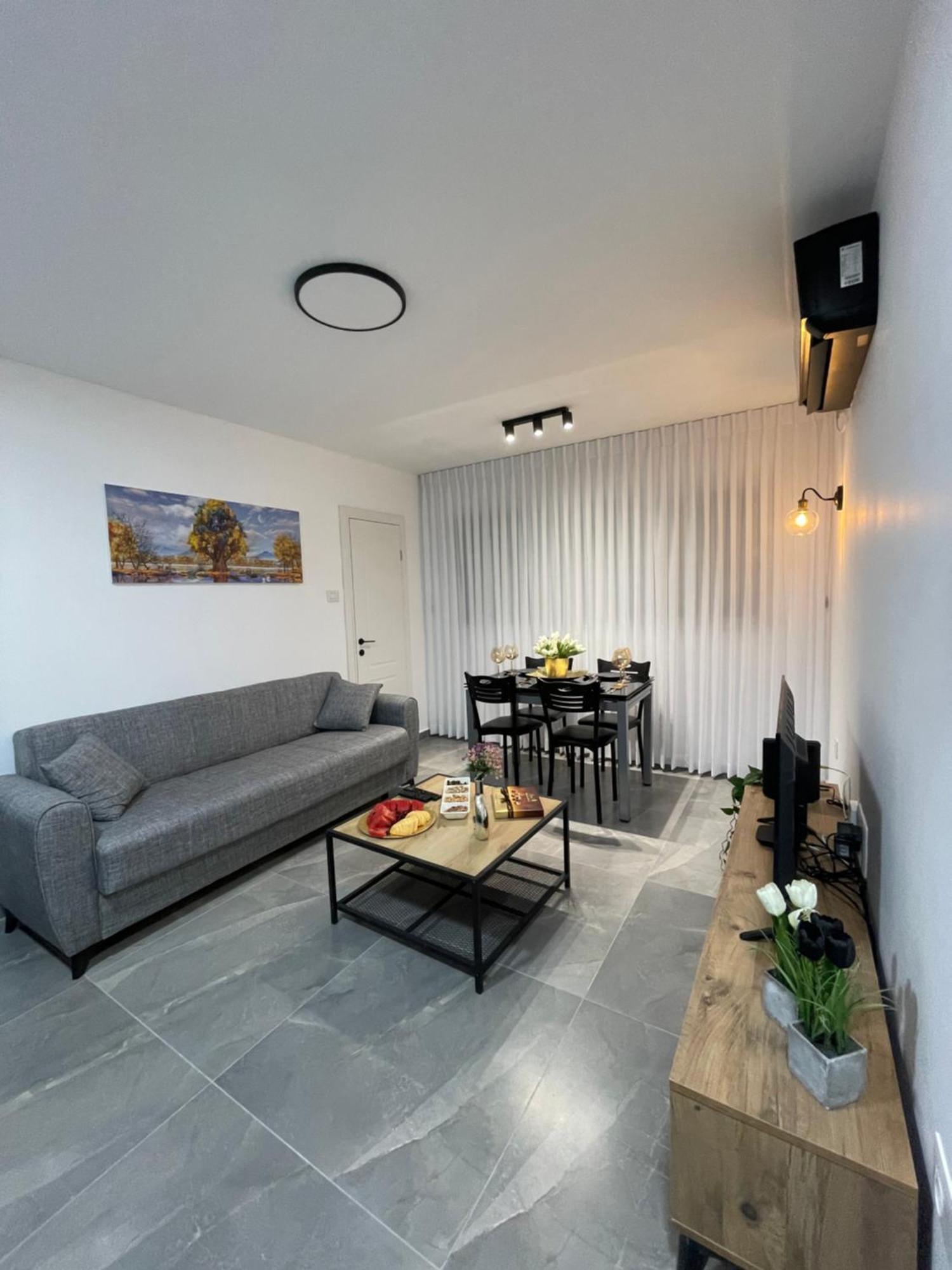 Apartment דירת אירוח מפנקת בעיר - 5 דקות נסיעה מהים